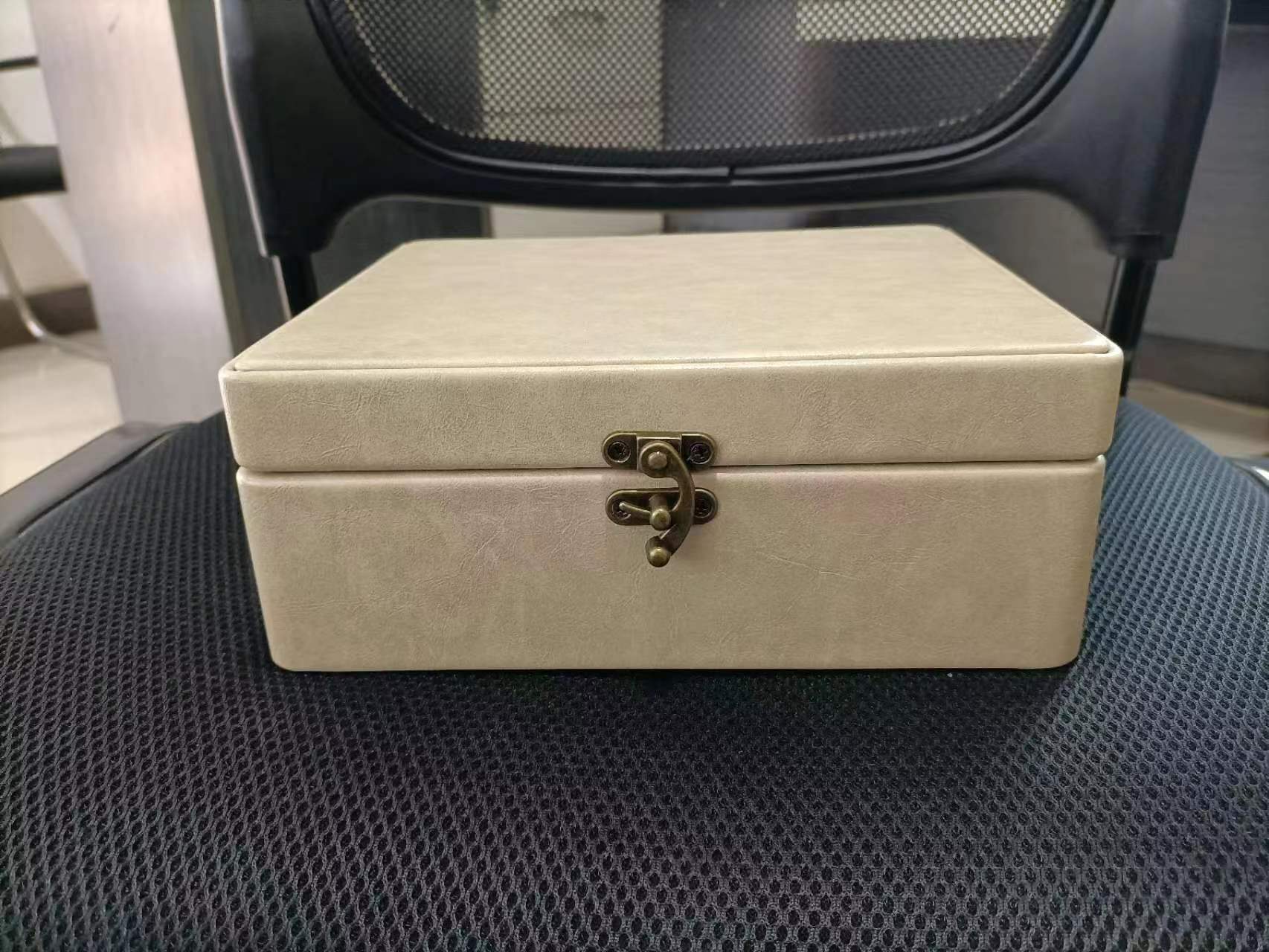 Bluetooth CD Player Retro Speaker with Hi-Fi Sound